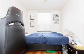 6 dormitorio piso en North York, Canadá. C$745 000