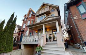 Casa de pueblo – Old Toronto, Toronto, Ontario,  Canadá. C$2 062 000