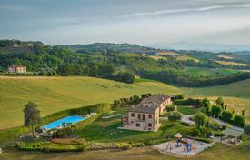 34 dormitorio finca rústica 792 m² en Fermo, Italia. 1 800 000 €