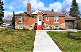 8 dormitorio casa de pueblo en Scarborough, Canadá. C$1 568 000