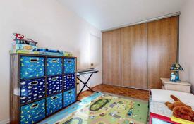 3 dormitorio piso en North York, Canadá. C$780 000