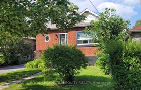 7 dormitorio casa de pueblo en Etobicoke, Canadá. C$1 343 000