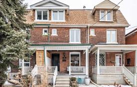 Adosado – Concord Avenue, Old Toronto, Toronto,  Ontario,   Canadá. C$1 512 000
