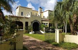Chalet – Coral Gables, Florida, Estados Unidos. $1 595 000