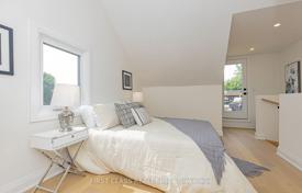 8 dormitorio adosado en Old Toronto, Canadá. C$1 968 000