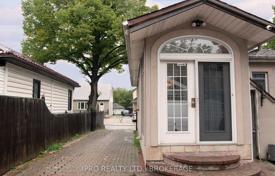 8 dormitorio casa de pueblo en Etobicoke, Canadá. C$1 487 000