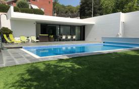 Villa – Arenys de Mar, Cataluña, España. 670 000 €