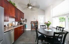 8 dormitorio casa de pueblo en Scarborough, Canadá. C$1 223 000