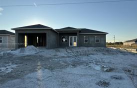 4 dormitorio casa de pueblo 209 m² en Lehigh Acres, Estados Unidos. $435 000