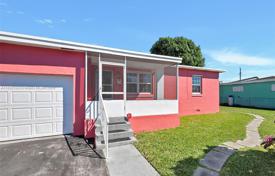 3 dormitorio casa de pueblo 159 m² en Miami, Estados Unidos. $490 000