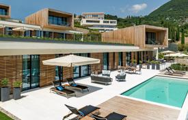 Villa – Gardone Riviera, Lombardía, Italia. 4 450 000 €