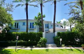 Villa – Key Biscayne, Florida, Estados Unidos. $3 399 000