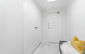 6 dormitorio piso en Etobicoke, Canadá. C$776 000