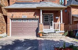 Casa de pueblo – Kingston Road, Toronto, Ontario,  Canadá. C$1 137 000