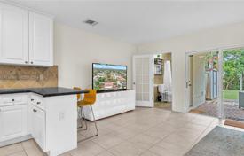 4 dormitorio casa de pueblo 202 m² en Miami, Estados Unidos. $850 000