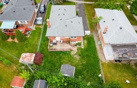 9 dormitorio casa de pueblo en Scarborough, Canadá. C$1 428 000