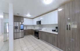 4 dormitorio casa de pueblo 264 m² en Miami, Estados Unidos. $650 000
