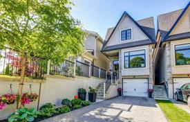 Casa de pueblo – East York, Toronto, Ontario,  Canadá. C$1 457 000