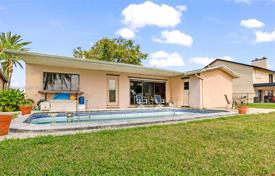 3 dormitorio casa de pueblo 212 m² en Sunrise, Estados Unidos. $565 000