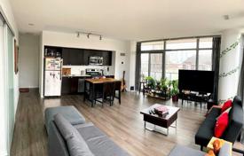 2 dormitorio piso en The Queensway, Canadá. C$1 044 000