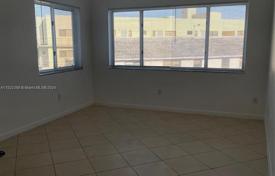 1-dormitorio apartamentos en condominio 62 m² en Miami Beach, Estados Unidos. $300 000