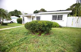 3 dormitorio casa de pueblo 136 m² en Miami, Estados Unidos. $495 000