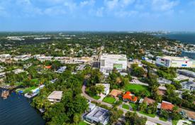 Casa de pueblo – Miami, Florida, Estados Unidos. $2 775 000