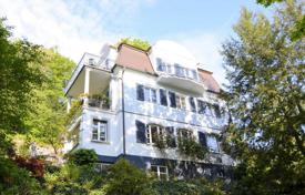 Villa – Baden-Baden, Baden-Wurtemberg, Alemania. 1 980 000 €