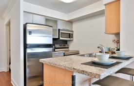 6 dormitorio piso en North York, Canadá. C$886 000