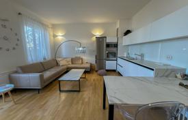 3 dormitorio piso 75 m² en Ičići, Croacia. 400 000 €