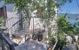 5 dormitorio casa de pueblo 207 m² en Trogir, Croacia. 400 000 €