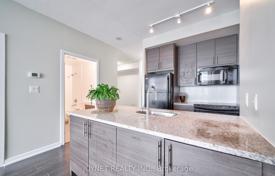 5 dormitorio piso en North York, Canadá. C$898 000