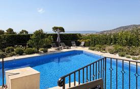 8 dormitorio villa en Antibes, Francia. 5 000 €  por semana