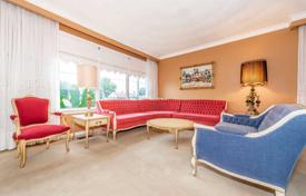 10 dormitorio casa de pueblo en North York, Canadá. C$1 528 000