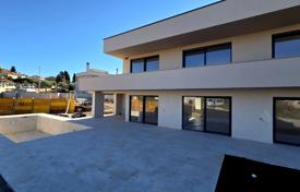 5 dormitorio casa de pueblo 307 m² en Poreč, Croacia. 1 190 000 €