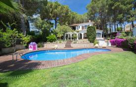 Villa – Lloret de Mar, Cataluña, España. 3 960 €  por semana