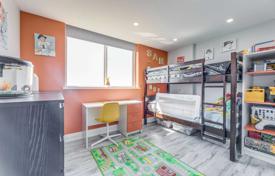 3 dormitorio piso en Scarborough, Canadá. C$752 000