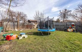 9 dormitorio adosado en North York, Canadá. C$1 190 000