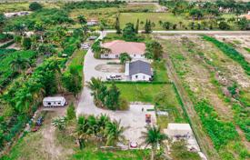 7 dormitorio casa de pueblo 537 m² en Miami, Estados Unidos. $1 590 000