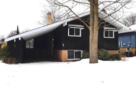 Casa de pueblo – Scarborough, Toronto, Ontario,  Canadá. C$1 218 000