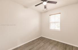 4 dormitorio casa de pueblo 177 m² en Miami, Estados Unidos. $450 000