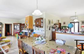 4 dormitorio villa 390 m² en Campiglia Marittima, Italia. 790 000 €
