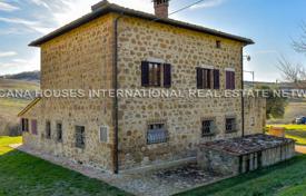 3 dormitorio villa 254 m² en Pienza, Italia. 890 000 €