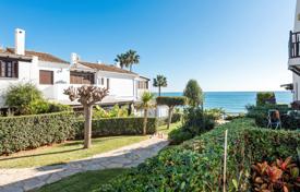2 dormitorio adosado 97 m² en Estepona, España. 469 000 €