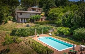 12 dormitorio finca rústica 416 m² en Todi, Italia. 1 150 000 €