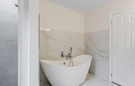8 dormitorio casa de pueblo en Scarborough, Canadá. C$1 673 000