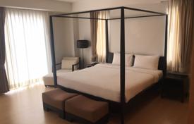3-dormitorio apartamentos en condominio en Watthana, Tailandia. 2 500 €  por semana