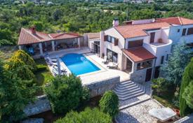 6 dormitorio casa de pueblo 350 m² en Rakalj, Croacia. 1 200 000 €