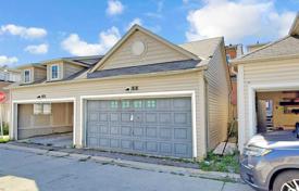 11 dormitorio adosado en North York, Canadá. C$1 580 000