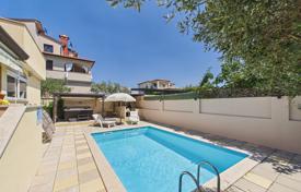5 dormitorio casa de pueblo 260 m² en Poreč, Croacia. 550 000 €
